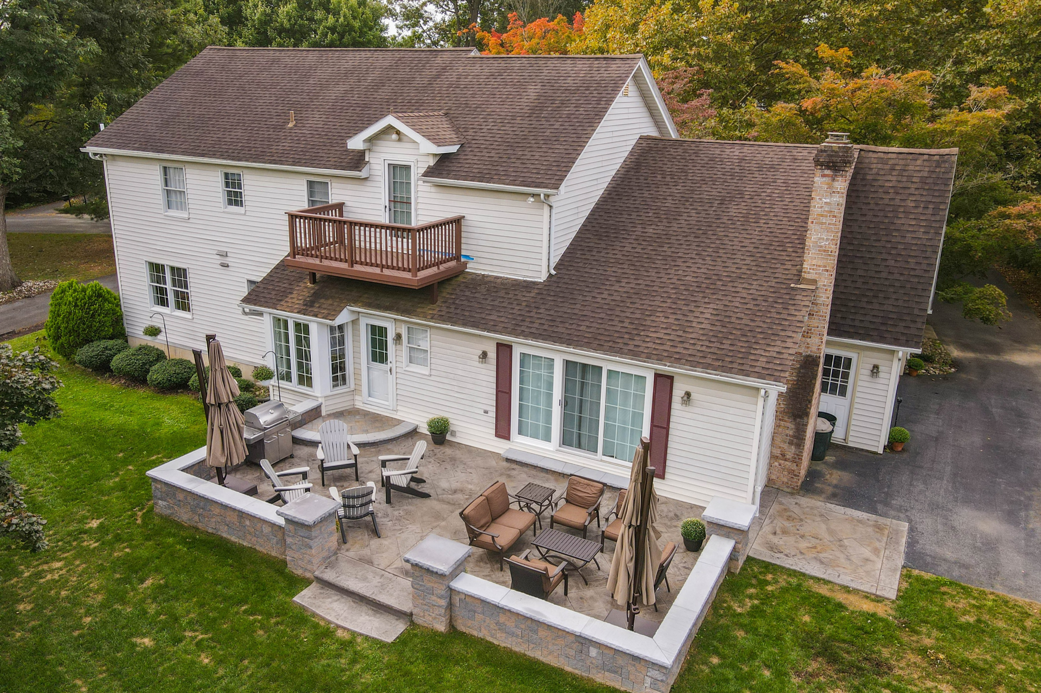 Brushed vs. Stamped Concrete: Which is Right for Your Project?